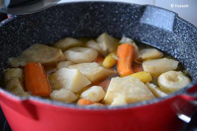 Potée de légumes et de chou vert farci