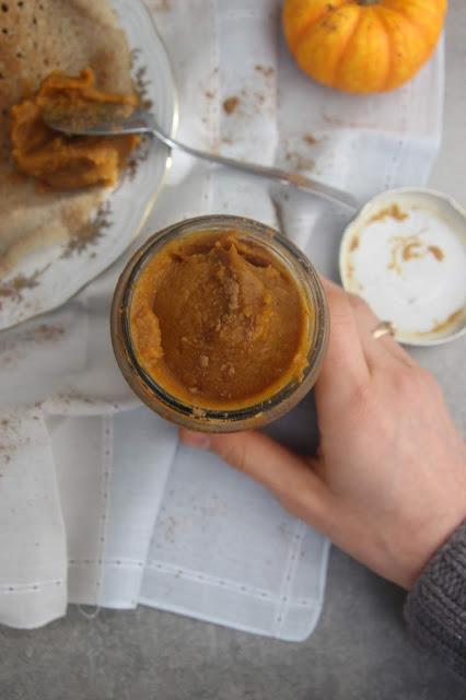 Cuillère et saladier : Beurre de courge (pumpkin butter)