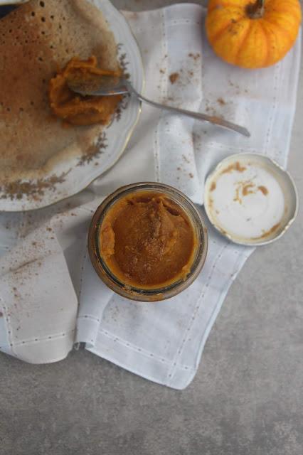 Cuillère et saladier : Beurre de courge (pumpkin butter)