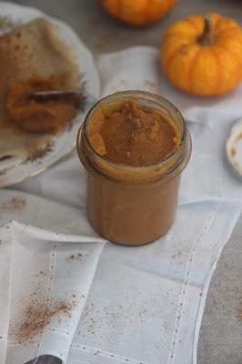 Cuillère et saladier : Beurre de courge (pumpkin butter)