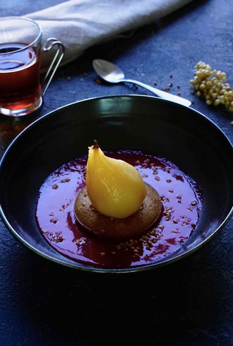 poires pochées au sirop , recette CAP , coulis de framboises , recette simple 
