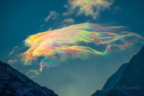 Étonnantes photos de nuages ​​irisés en Sibérie