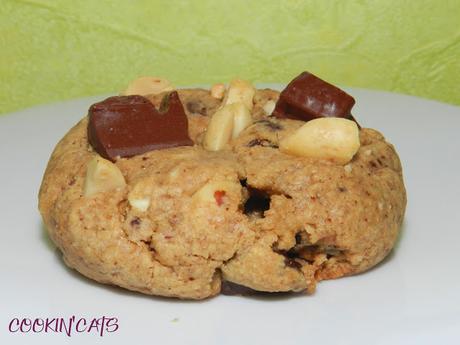 COOKIES CHOCOLAT & CACAHUÈTES (sans gluten, végétalien) COOKIES CHOCOLAT & CACAHUÈTES (sans gluten, végétalien)