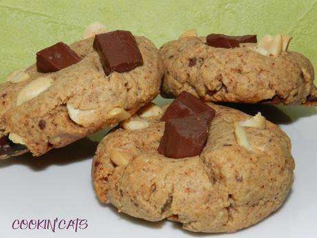 COOKIES CHOCOLAT & CACAHUÈTES (sans gluten, végétalien) COOKIES CHOCOLAT & CACAHUÈTES (sans gluten, végétalien)