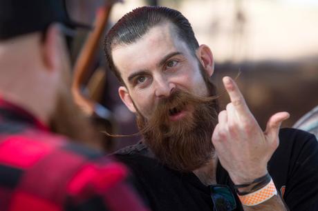 Craft beer – La bière, le lancer de hache et les aliments pour petit-déjeuner ont fait du Logger Fest un succès – Orange County Register
 – Bière noire