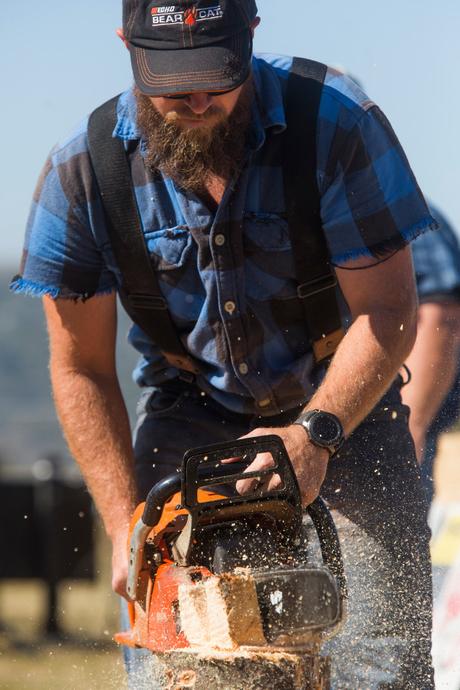 Craft beer – La bière, le lancer de hache et les aliments pour petit-déjeuner ont fait du Logger Fest un succès – Orange County Register
 – Bière noire