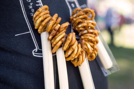 Craft beer – La bière, le lancer de hache et les aliments pour petit-déjeuner ont fait du Logger Fest un succès – Orange County Register
 – Bière noire