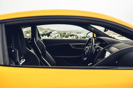 MOTEUR : E-TV A TESTE LA NEW F-TYPE BY JAGUAR New Jaguar F-TYPE_R Coupé AWD_Sorrento Yellow-46
