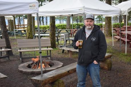 PMG PHOTO: EMILY LINDSTRAND - Rick Strauss de Bent Shovel Brewing est l'un des nombreux brasseurs artisanaux de l'État participant à Zwickelmania.