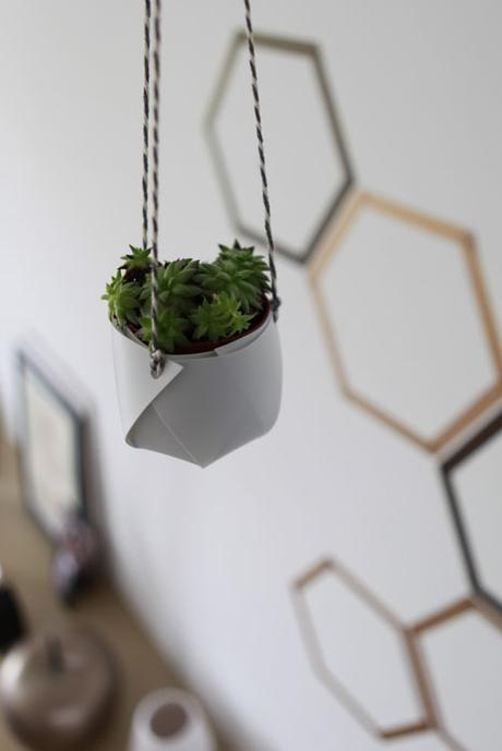 cache pot suspension gris origami plante grasse intérieur maison - blog déco - clem around the corner