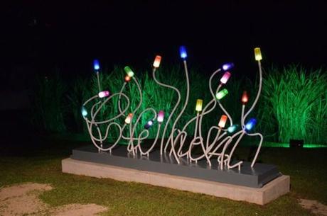 Jonone Jonone Clément Métal laqué, bouteilles en verre coloré, leds 2013 © Fondation Clément