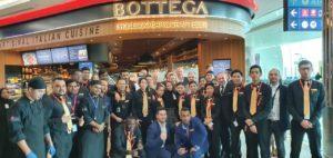 Info bière – Une pizza de onze mètres de long servie lors de l’ouverture officielle du bar et restaurant Bottega à DXB – The Moodie Davitt Report
– Houblon Info bière – Une pizza de onze mètres de long servie lors de l’ouverture officielle du bar et restaurant Bottega à DXB – The Moodie Davitt Report
– Houblon