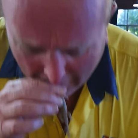 Ici, Slab respire de l'air dans le lézard. Image: The Today Show