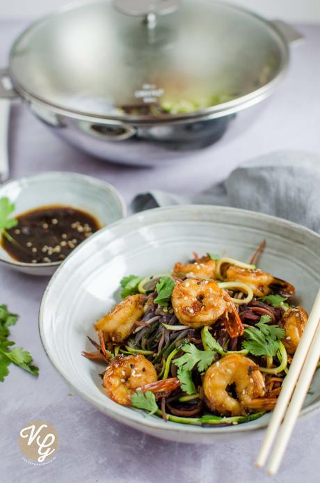 Wok de crevettes caramélisées et légumes de saison Wok de crevettes caramélisées et légumes de saison