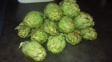 Artichaut à l'espagnole au jambon serrano et au fromage de brebis: Alcachofa española con jamón serrano y queso de oveja