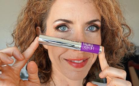 The Falsies Lash Lift rehausse votre regard The Falsies Lash Lift rehausse votre regard