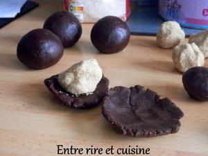 Boules sablées au cacao et coeur de noix de coco