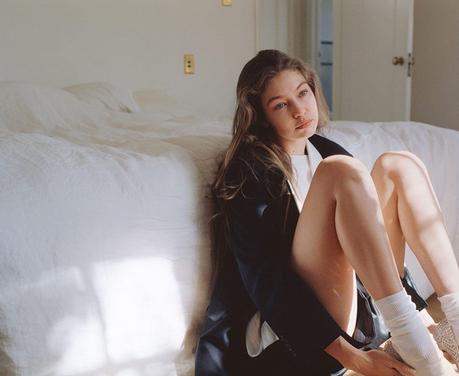 Gigi Hadid par Zoe Ghertner Gigi Hadid par Zoe Ghertner