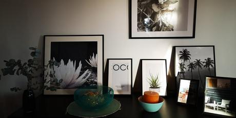 Déco paravent et assortiment de tableaux