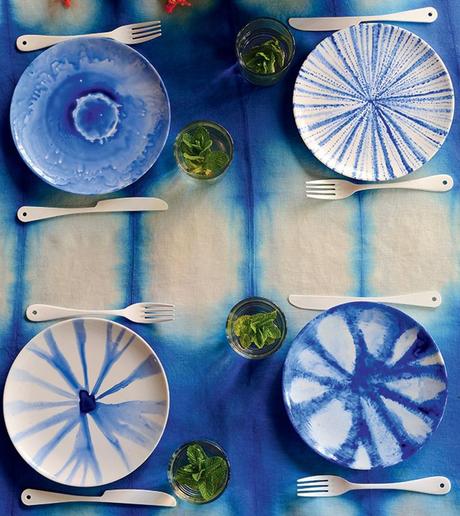 tie and dye bleu table assiette nappe - blog déco - clem around the corner
