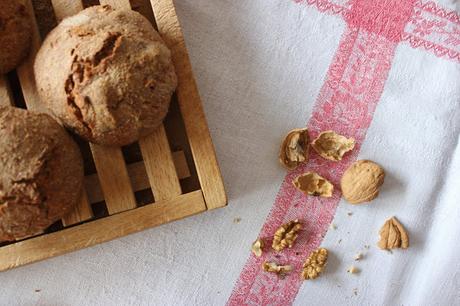 Cuillère et saladier : Petits pains aux noix et aux carottes