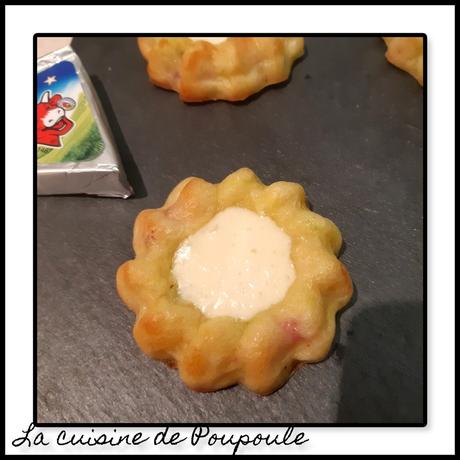 Moelleux aux poireaux et lardons et sauce à la vache qui rit Moelleux aux poireaux et lardons et sauce à la vache qui rit