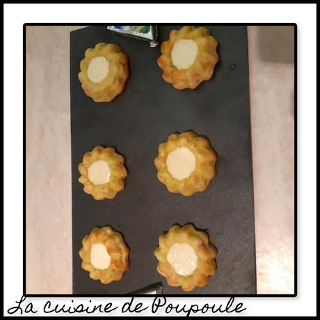 Moelleux aux poireaux et lardons et sauce à la vache qui rit Moelleux aux poireaux et lardons et sauce à la vache qui rit