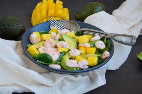 Salade de mâche avocat, mangue et crevettes
