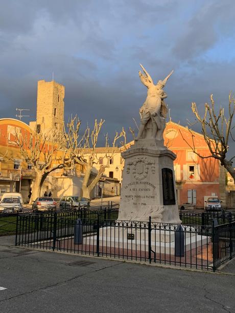 Soir de fin d’hiver à Roquemaure #Gard Soir de fin d’hiver à Roquemaure #Gard