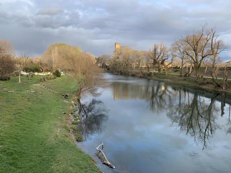 Soir de fin d’hiver à Roquemaure #Gard Soir de fin d’hiver à Roquemaure #Gard