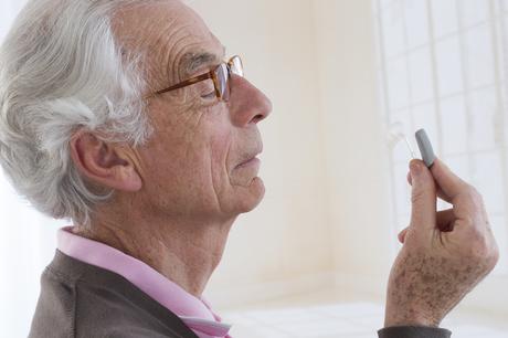 La perte d'audition touche plus de 70% des personnes âgées de plus de 70 ans