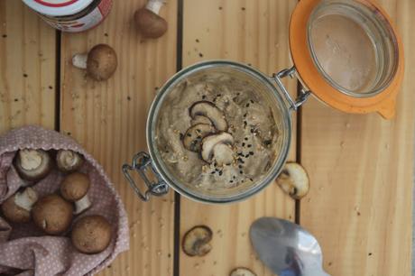 Cuillère et saladier : Sauce aux champignons et miso vegan