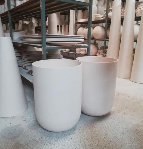 Faïences revisitées par Aurélie Richard pour les Faïencerie de Charolles