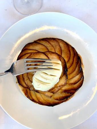 Tarte fine aux pommes © Olivia Goldman . Tarte fine aux pommes © Olivia Goldman .