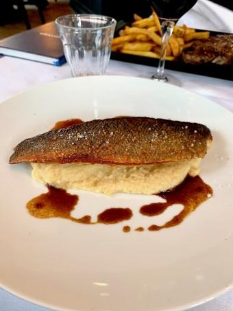 Bar, mousseline de panais © Olivia Goldman . Bar, mousseline de panais © Olivia Goldman .