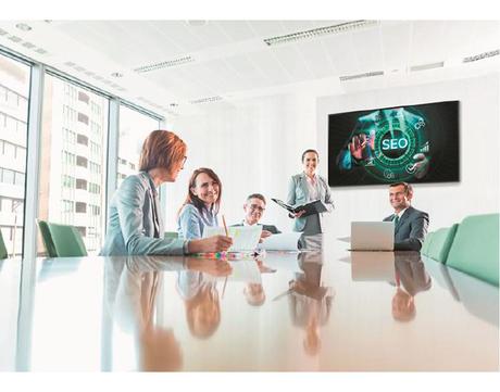 Nouvelle série Philips B-Line : des moniteurs hyper versatiles dans leurs usages