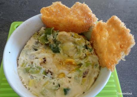 Oeuf cocotte et fondue de poireaux, tuile au parmesan Oeuf cocotte et fondue de poireaux, tuile au parmesan