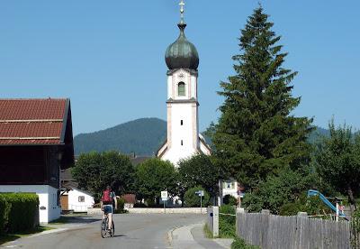 Un pèlerinage en temps d'épidémie : l'église Saint Sébastien à Krün