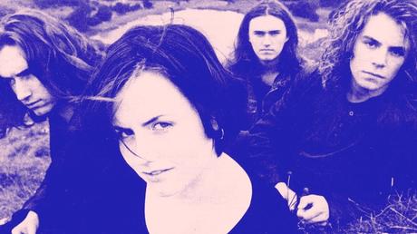 Blonde & Idiote Bassesse Inoubliable**********************Everybody Else Is Doing It, So Why Can't We? de The Cranberries