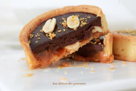 TARTELETTES CHOCOLAT / CARAMEL / CACAHUÈTES