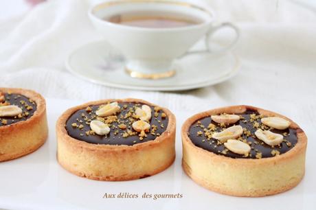 TARTELETTES CHOCOLAT / CARAMEL / CACAHUÈTES