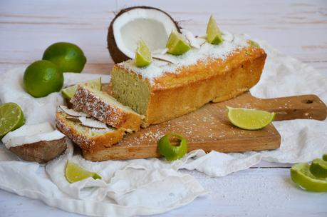 Cake moelleux à la noix de coco et citron vert