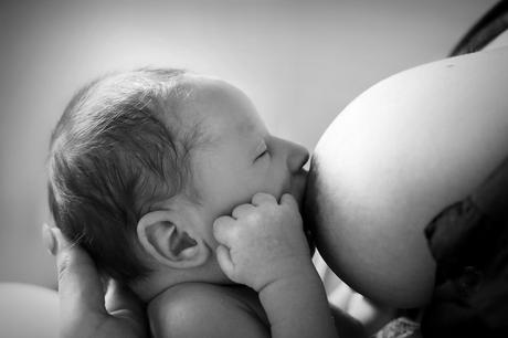 Aidons les mamans à bien allaiter avec le coussin d’allaitement