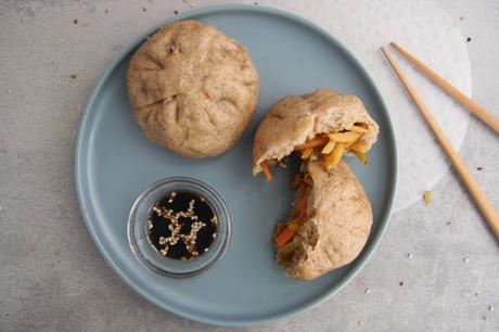 Cuillère et saladier : Brioches vapeur (Baozi) aux légumes vegan végétarien