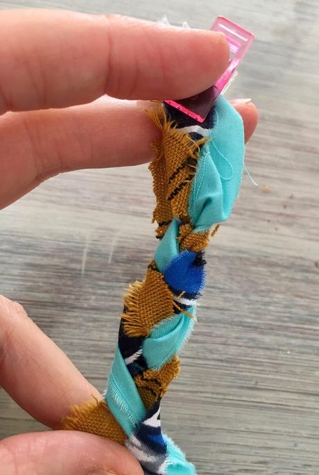 DIY: création d'un collier natté en tissu mère/fille