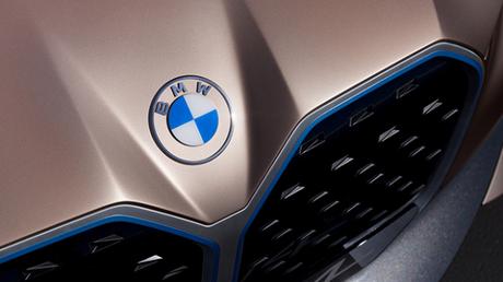 Le Flat Design, un nouveau passage obligé pour créer un logo moderne ? Le cas BMW