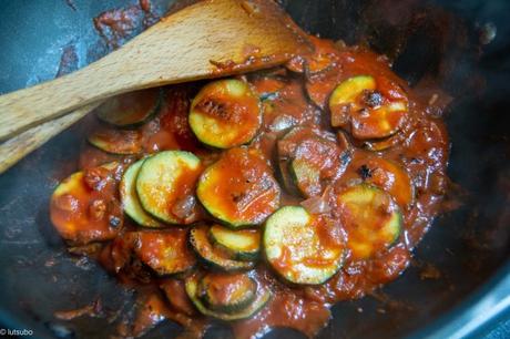 Placard et confinement – Courgettes à la tomate et panisse dorée au four