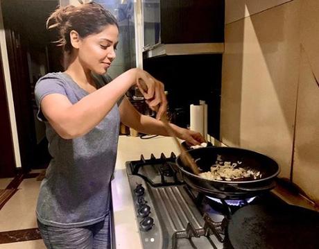 Pakistani Star in Quarantine – (COVID-19)