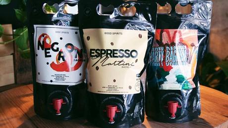 News bière – Le bar de Melbourne, M. West, livre des «bagnums» de 1,5 litre d’Espresso Martini et de Negroni – Aire de jeux en béton
 – Bière