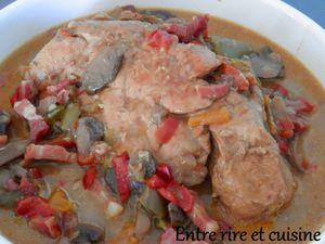 Filet de dinde aux lardons et sa sauce crémeuse champignons-poivrons